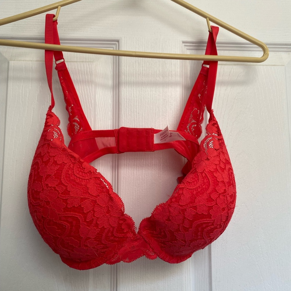 Xhilaration Red Lace Push-Up Bra with Adjustable Straps